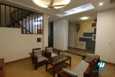 A cozy house with good lighting for rent on Dao Tan street